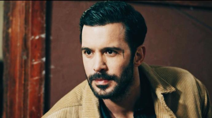 Çağatay Ulusoy mu Barış Arduç mu Hangisi Daha Yakışıklı?