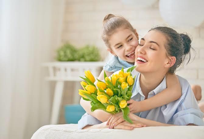 Anneler gününde hediye almak yerine anneye para vermek uygun olur mu?