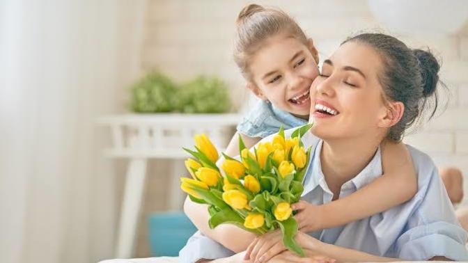 Anneler gününde hediye almak yerine anneye para vermek uygun olur mu?