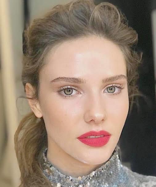 Alina Boz mu daha güzel Elif Aksu mu daha güzel ?
