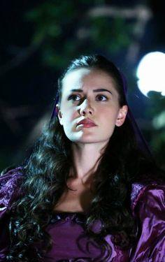 Fahriye Evcen Çalıkuşunda kumral mı esmer mi?