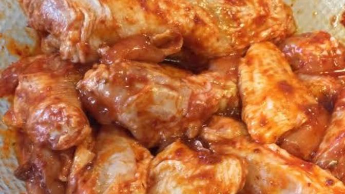 Fırında tavuk yapacağım "mangal sosunu" kendim hazırlamak istiyorum nasıl yapacağım?