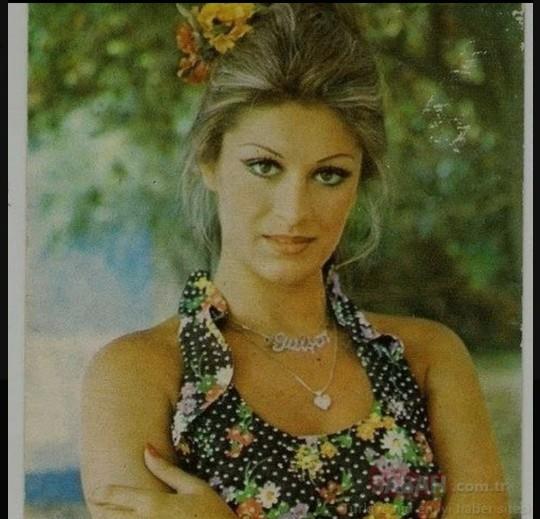 Türkan Şoray mı , Gülşen Bubikoğlu mu  ! Senin için en  güzel yeşil çam artisti kimdir ?