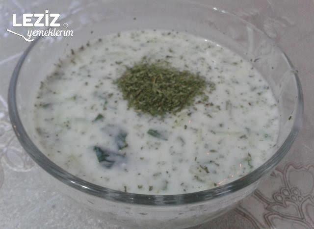 Cacık severler, cacığa sarımsak konur mu konmaz mı, ne dersiniz?