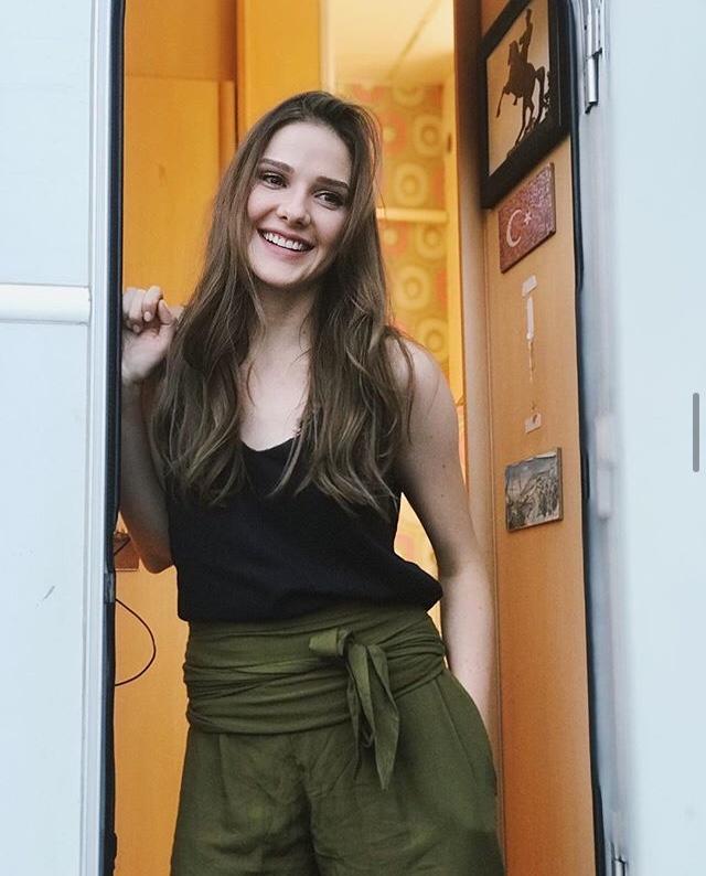Alina Boz hakkında ne düşünüyorsunuz?