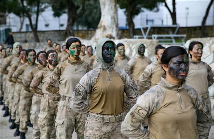 Kadın komando ve PÖH’ler harekatlarda gerektiğinde operasyon sahasında yer almalı mı?