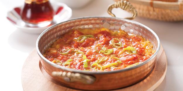 Menemen soğanlı mı, soğansız mı olmalı?