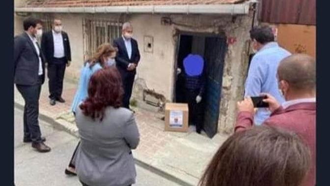 Vatandaşa yardım etmek için gösteriş-reklam yapan insanlar hakkında ne düşünüyorsunuz?
