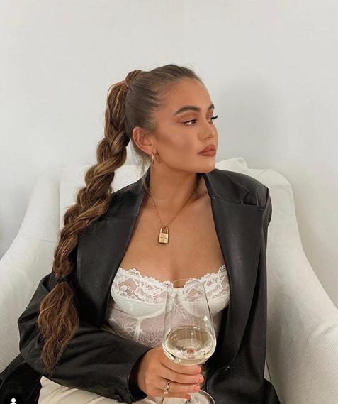  Spor bralet mi, dantelli klasik bralet mi daha şık duruyor, nasıl kombinlenmeli?