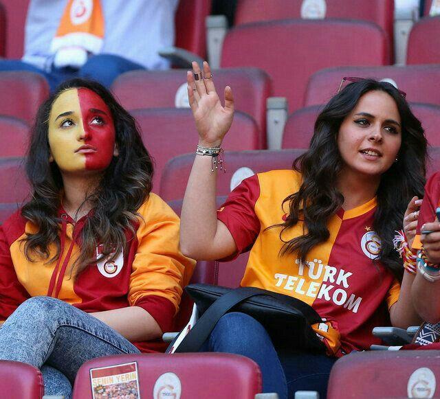 Galatasaray iç saha maçlarına seyircilerinin fotoğrafını koyma kararı aldı! #Sensizolmaz kampanyasını tüm takımlar yapmalı mı?