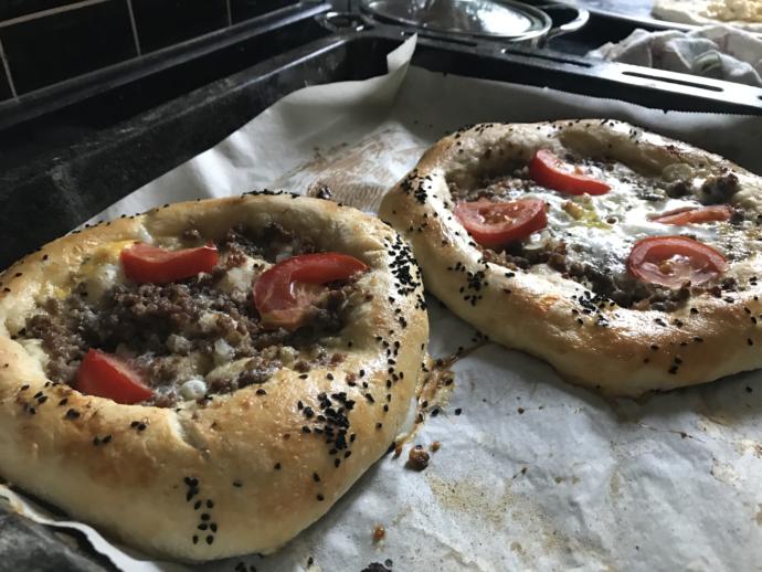 Karışık Pide Nasıl Yapılır?