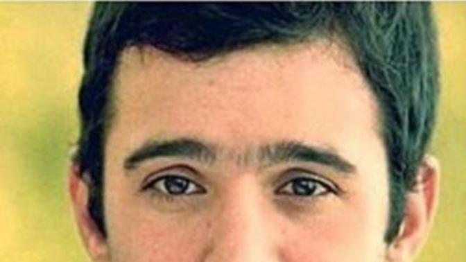 Türkiyenin yakışıklı sandığınız ünlüleri çok fazla abartılmıyo mı sizcede arkideşler bence paranın gücü olmasa hiçler😂😂?