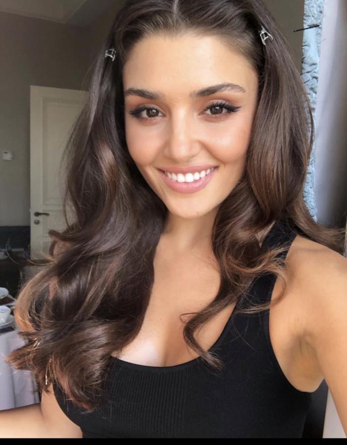 Merve Boluğur mu Hande Erçel mi daha güzel?