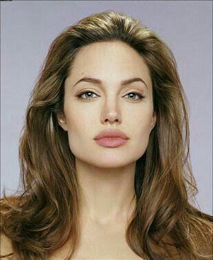 Angelina Jolie sizce güzel mi?