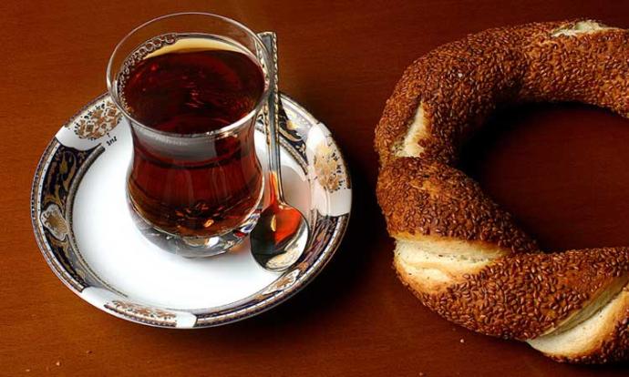 🍰🍪 Simitin yanına en çok hangi içeceği yakıştırırsınız?