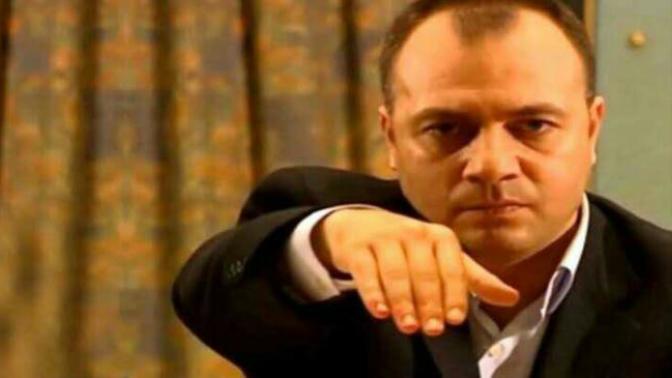 Eşiniz bayramda elimi öp derse öper miydiniz?