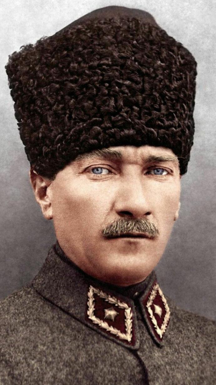 Atatürkü seviyormusnuz sizce nasil biri?