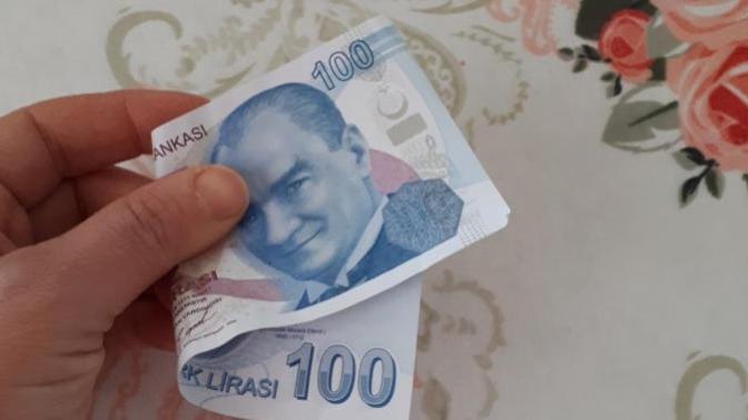 Bayramda kadınlar eşlerinin elini öpmeli midir?