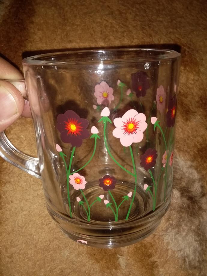 Bu cici desenli bardaktan çay kahve su icermiydiniz?