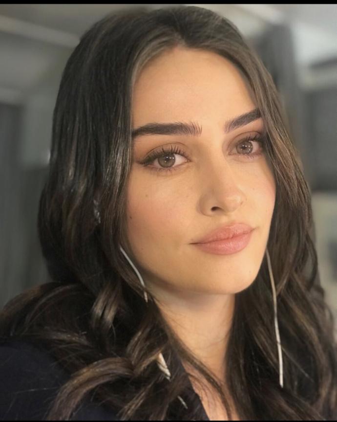 Esra Bilgiç sizce nasıl bence güzel?