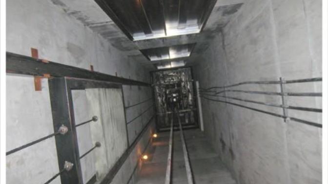 Elektrikler gittiğinde bildiğiniz gibi asansör de çalışmaz. Peki ya asansör kat hizasında durmazsa ne olur? Ne yapmalıyız?