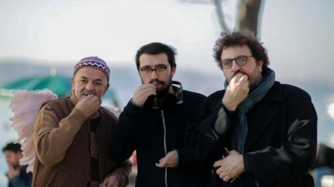 Sizce dedikodu'yu erkekler mi kızlar mı daha çok sever?