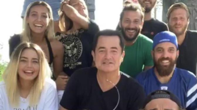 Acun Ilıcalı, Instagram canlı yayınında 3 milyon izleyici ile dünya rekoru kırdı! Siz de katıldınız mı?