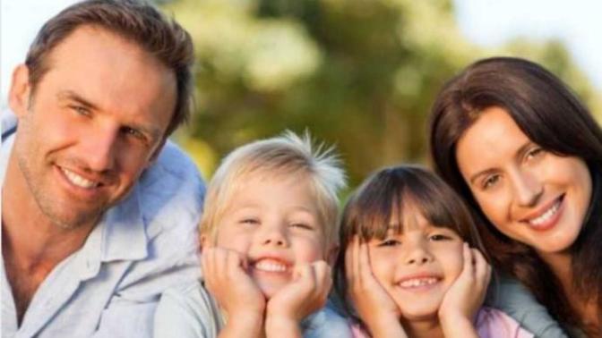 Pozitif anne ve baba olmak için çocuğa karşı davranışlar nasıl olmalıdır?