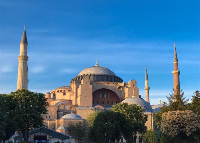Bu gün İstanbulumuzun Fethi şenlikleri dolayısı ile Ayasofyada Fetih Suresi okunacak ne düşünüyorsunuz?