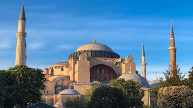 Bu gün İstanbulumuzun Fethi şenlikleri dolayısı ile Ayasofya'da Fetih Suresi okunacak ne düşünüyorsunuz?