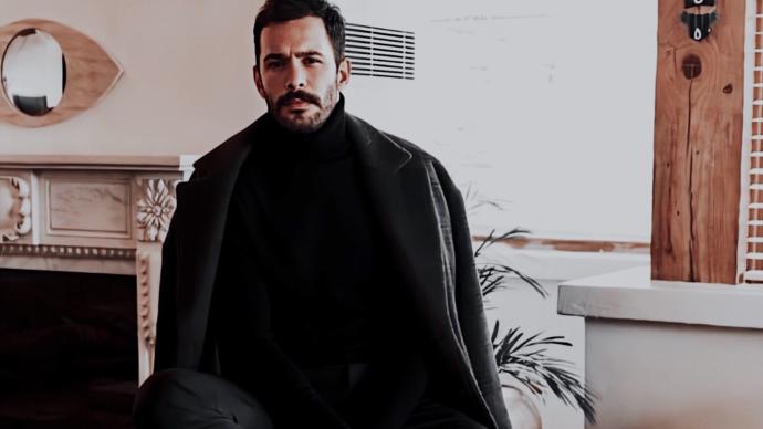 Türkiyenin En Yakışıklı Erkeği Barış Arduç değil mi Sizce?
