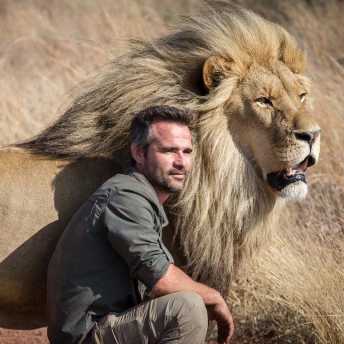 Aslanlara fısıldayan adam Kevin Richardson hayatını kaybetti ?