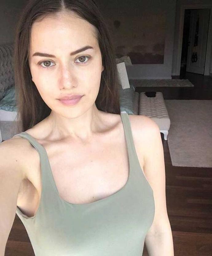 Makyajsız hangisi güzel? Fahriye Evcen mi, Hande Erçel mi?