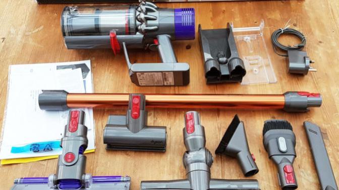 Dyson Cyclone V10 kullananlar var mı, memnun musunuz?