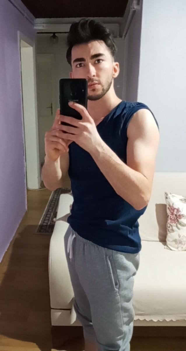 Evin içinde pijama mı giyersiniz gündelik kıyafet mi?