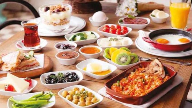 Pandemi yassakları bitti, serpme kahvaltı dönemi tekrar başladı! Serpme kahvaltı hakkında ne düşünüyorsunuz?