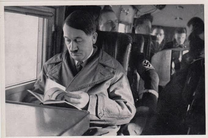 Kitap okuyan insandan zarar gelmez sözü sizce ne kadar doğru?