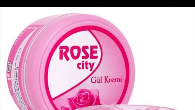 Rose city gül kremi kullanan  var mı?