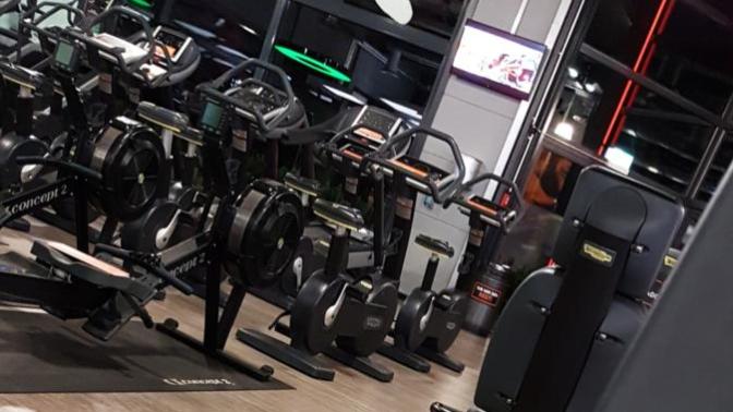 Fitness salonuna gitmeyi düşünüyor musunuz yoksa yaz aylarında açık alanda spor yapmak daha doğru bir karar mıdır bu dönemde?