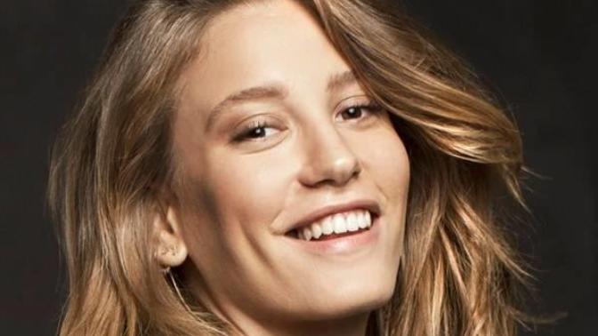 Serenay Sarıkaya’nın burnu güzel mi?