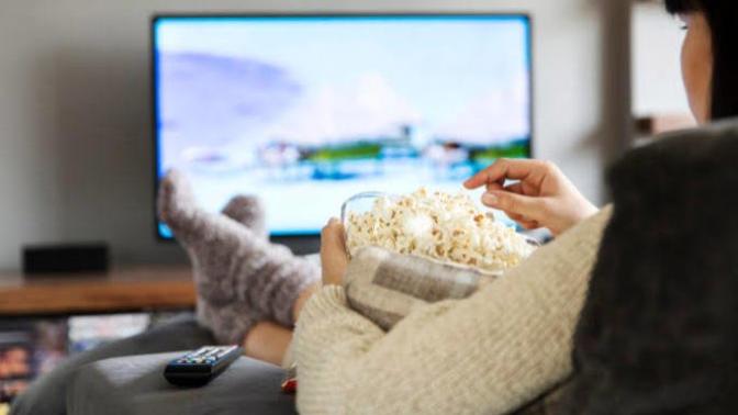 Film ve dizileri yatarak mı oturarak mı izlersiniz?