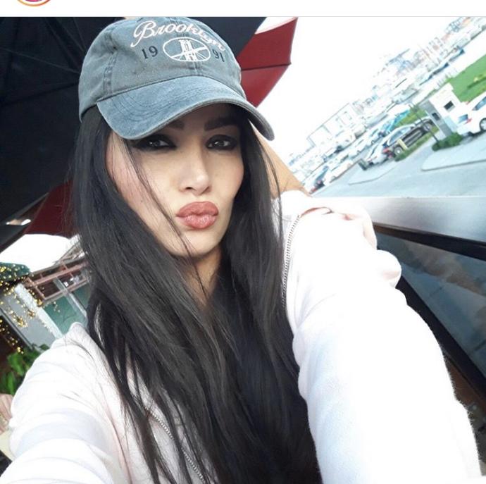Emel Özkızıltaşı nasıl buluyorsunuz?