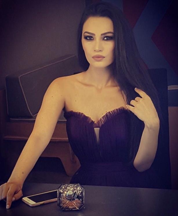Emel Özkızıltaşı nasıl buluyorsunuz?
