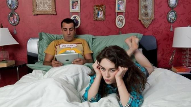 Eşiniz oyuncu olsa rol gereği öpüşmesine izin verir miydiniz?