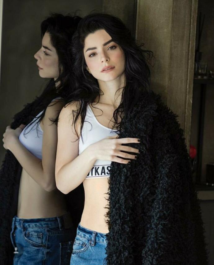 Hande Erçel mi Merve Boluğur mu?
