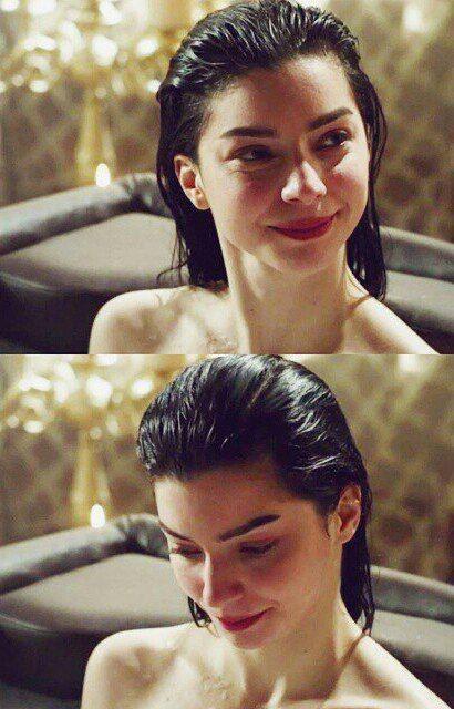 Hande Erçel mi Merve Boluğur mu?