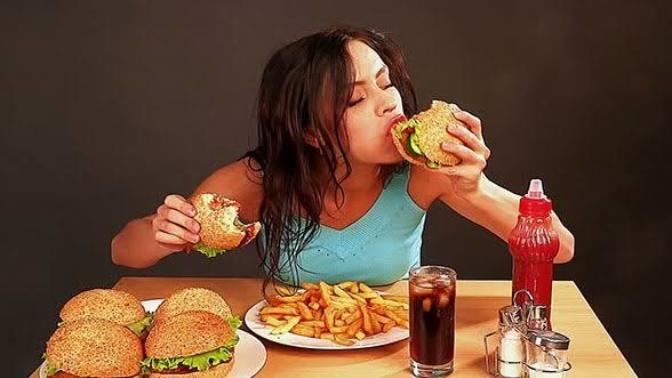 Mutluyken mi yoksa üzgünken mi daha çok yemek yersiniz?