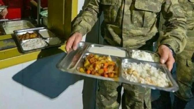 Askerde yemeklerin tadı nasıl? Tatsız tuzsuz mu oluyor?