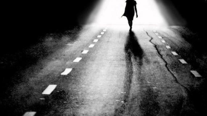 Yürüdüğünüz yol karanlık mı yoksa aydınlık mı?