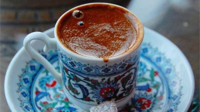Türk kahvesi şekerli mi içilir şekersiz mi?